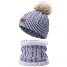 Load image into Gallery viewer, Two pieces Hat Scarf Set