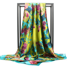Load image into Gallery viewer, Woman scarf